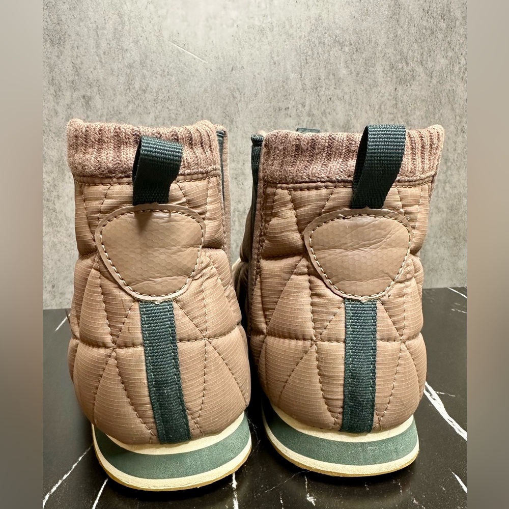 Teva ReEmber Mid Boots – Women’s Size 9 - Picture 4 of 7